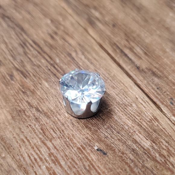 P278 Stunning Moissanite Clawfoot Pendant Brilliant Shine Eye Catching Fine - Picture 1 of 2